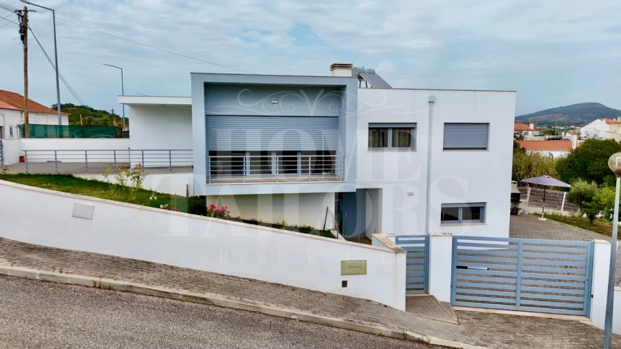 Moradia T3 para Venda em Azueira e Sobral da Abelheira Foto 27