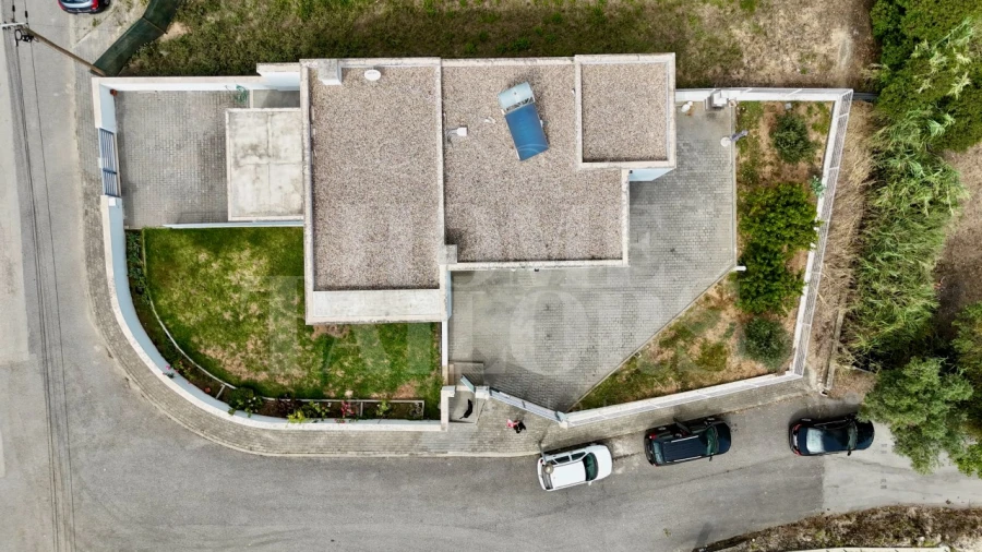 Moradia T3 para Venda em Azueira e Sobral da Abelheira Foto 31