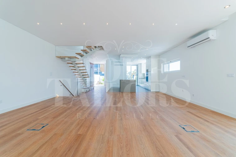 Moradia T3 para Venda em Alcabideche Foto 14