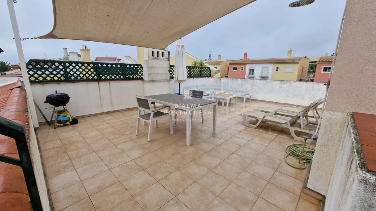 Apartamento T2 para Venda em Quarteira Foto 17
