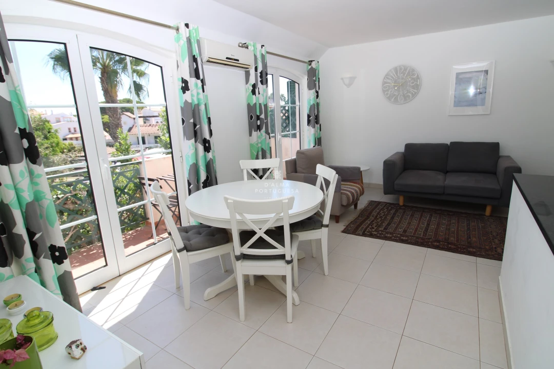 Apartamento T2 para Venda em Quarteira Foto 4