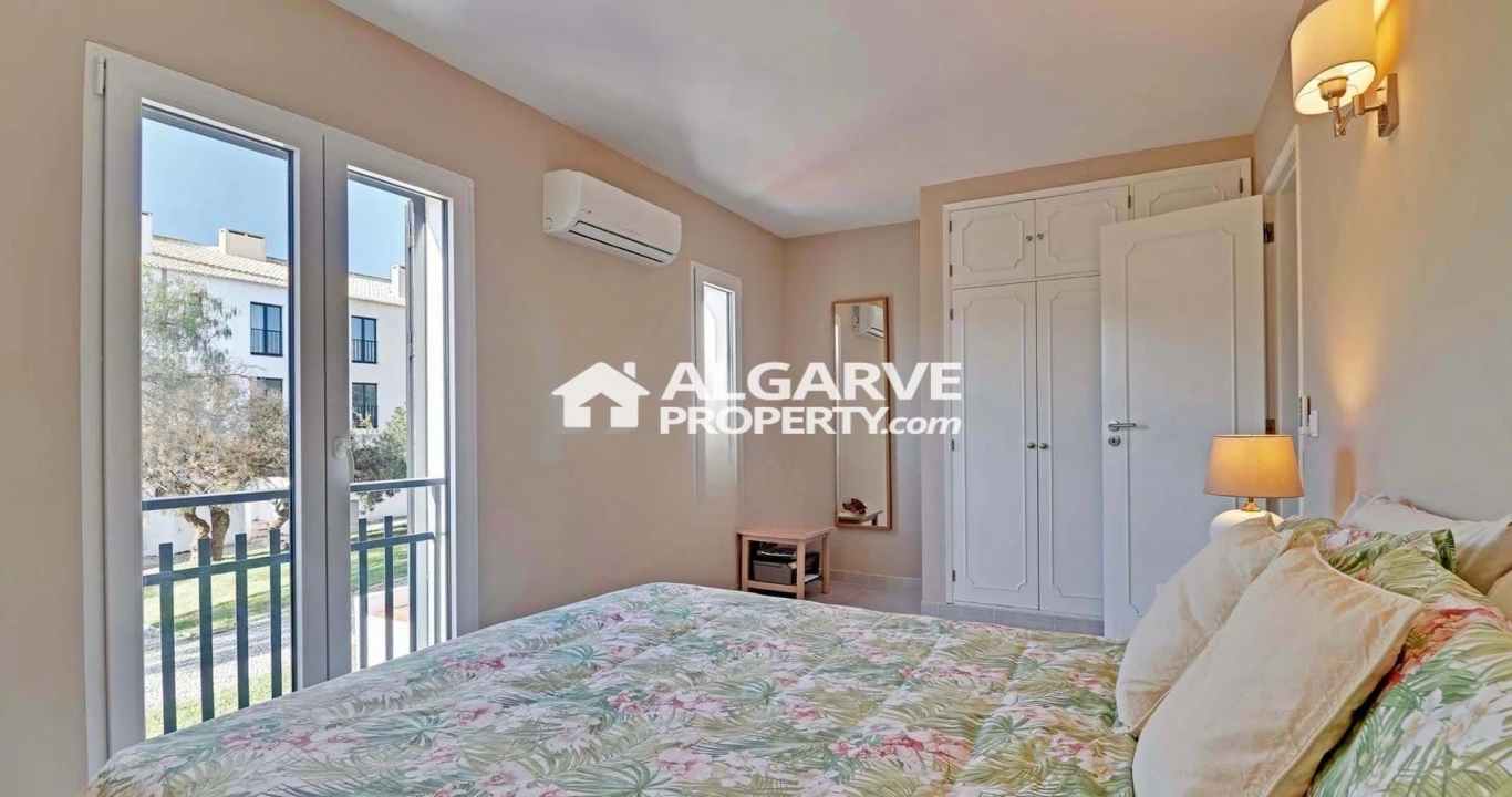 Moradia T3 para Venda em Quarteira Foto 17