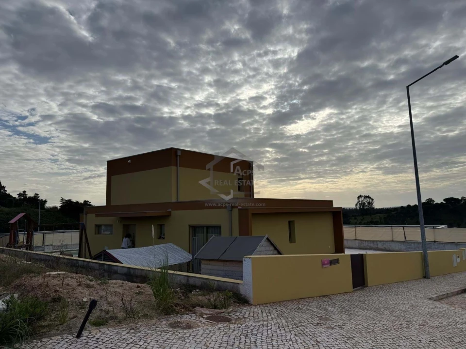 Moradia T3 para Venda em Foz do Arelho Foto 16