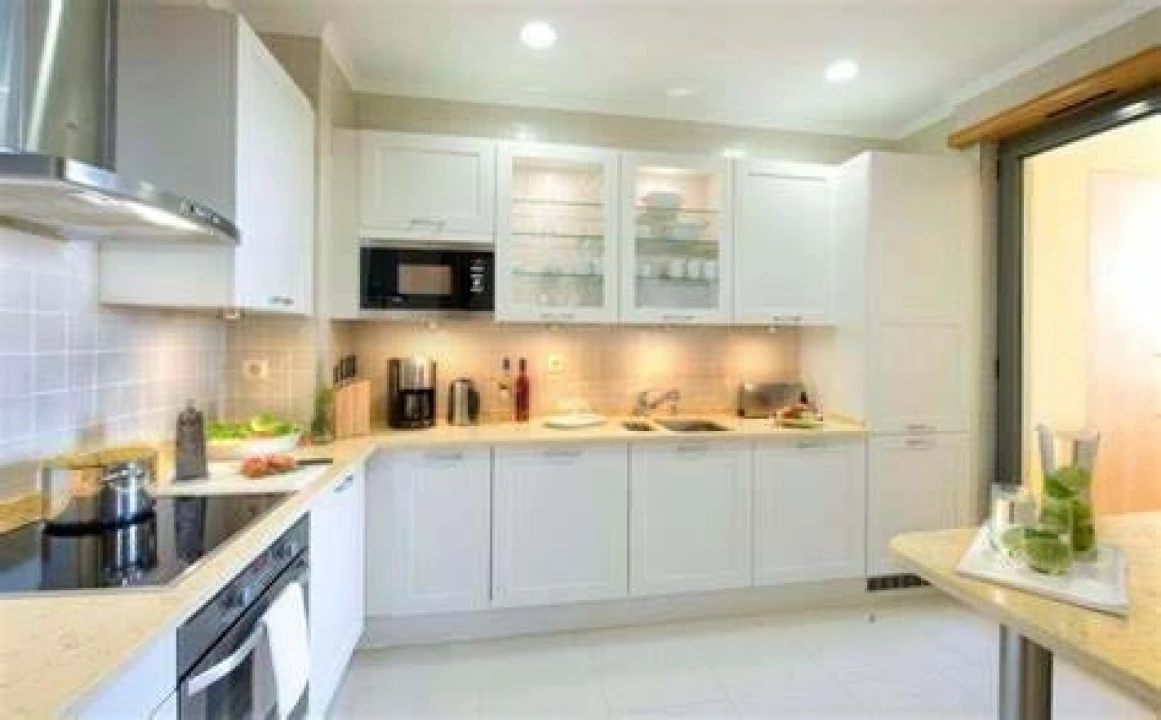 Apartamento T2 para Venda em Quarteira Foto 6