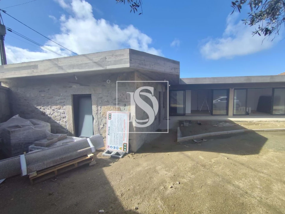 Moradia T2 para Venda em Antas Foto 4