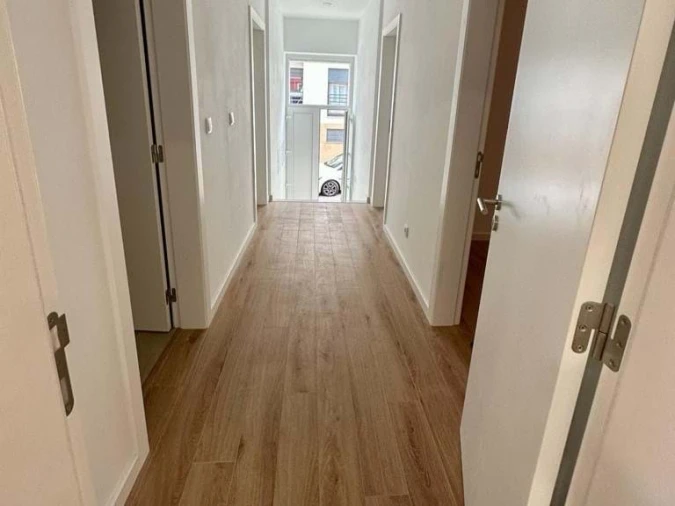 Prédio para Venda em Santa Iria de Azoia, São João da Talha e Bobadela Foto 8