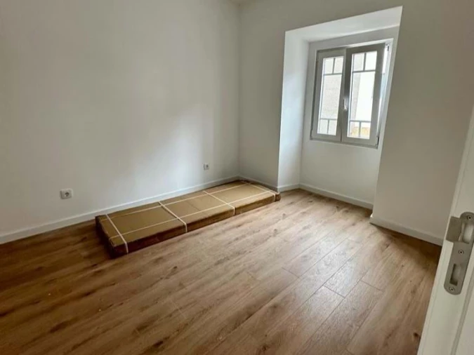 Prédio para Venda em Santa Iria de Azoia, São João da Talha e Bobadela Foto 7