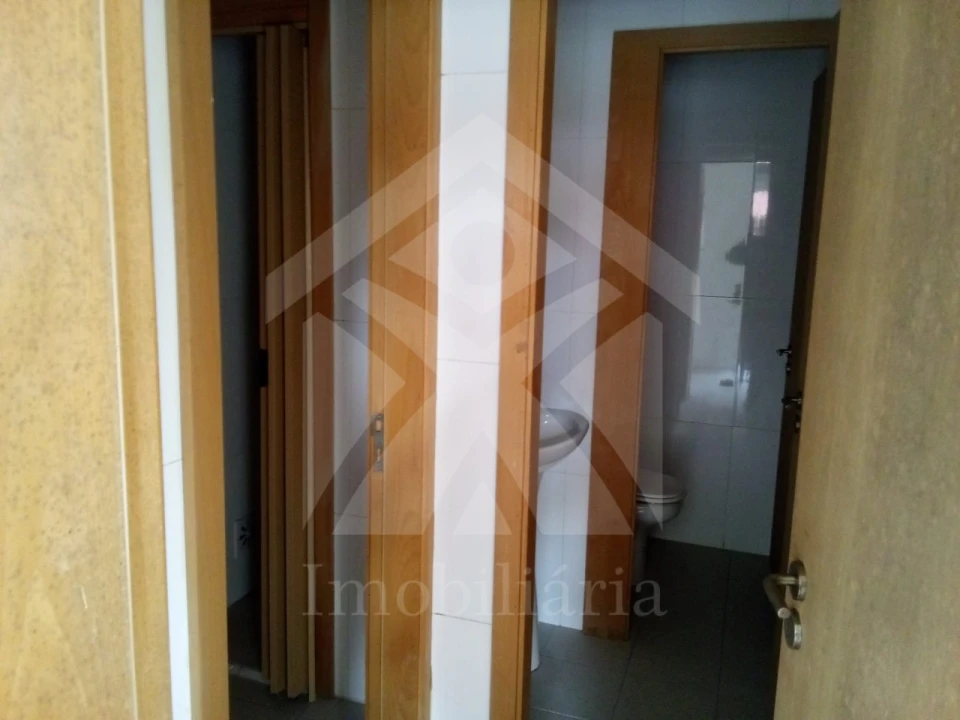 Loja para Venda em Coronado (São Romão e São Mamede) Foto 17