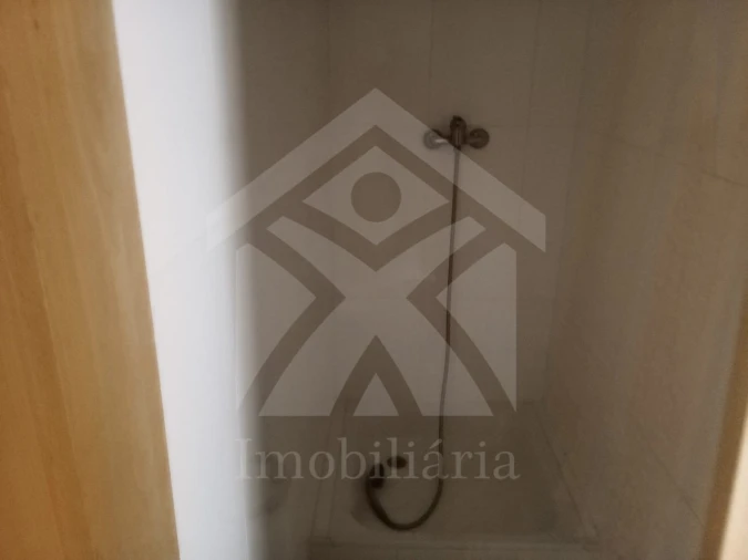 Loja para Venda em Coronado (São Romão e São Mamede) Foto 7