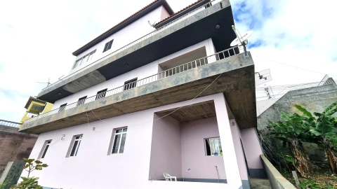 Moradia T11 para Venda em Calheta