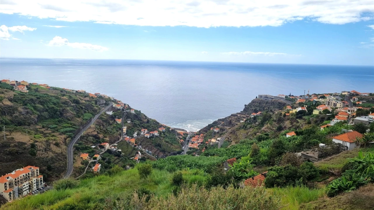 Moradia T11 para Venda em Calheta Foto 3
