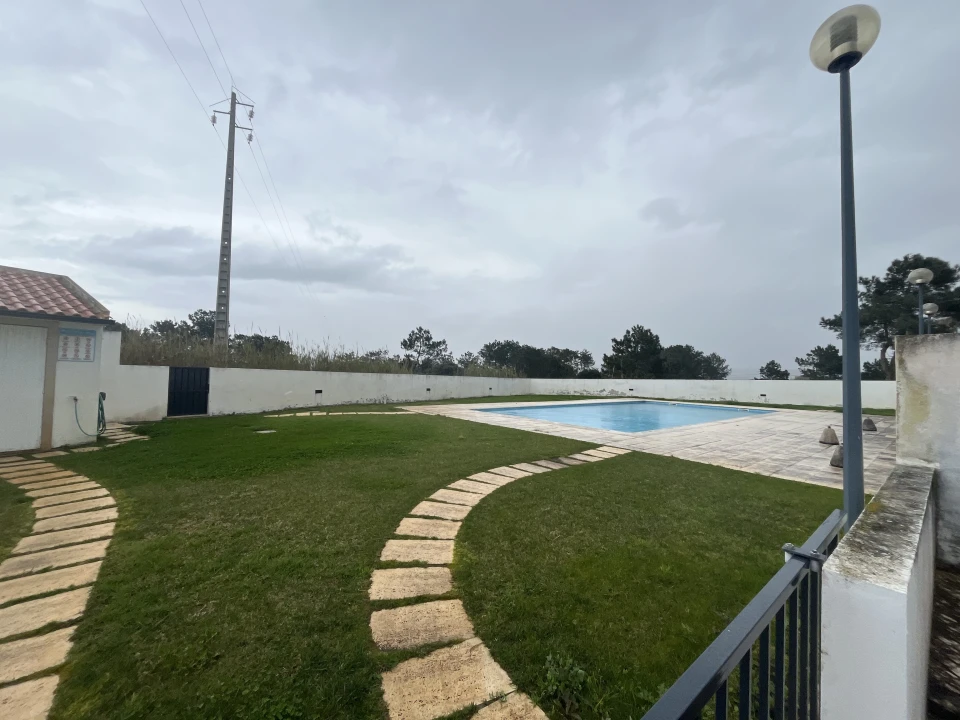 Apartamento T2 para Venda em Tornada e Salir do Porto Foto 1