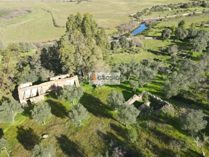 Quinta T2 para Venda em Santa Cruz