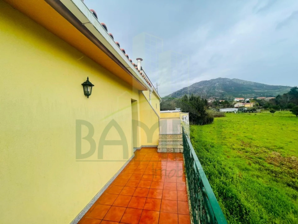 Moradia T7 para Venda em Vilar de Mouros Foto 22