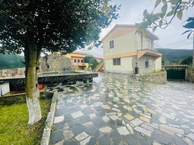 Moradia T7 para Venda em Vilar de Mouros Foto 32