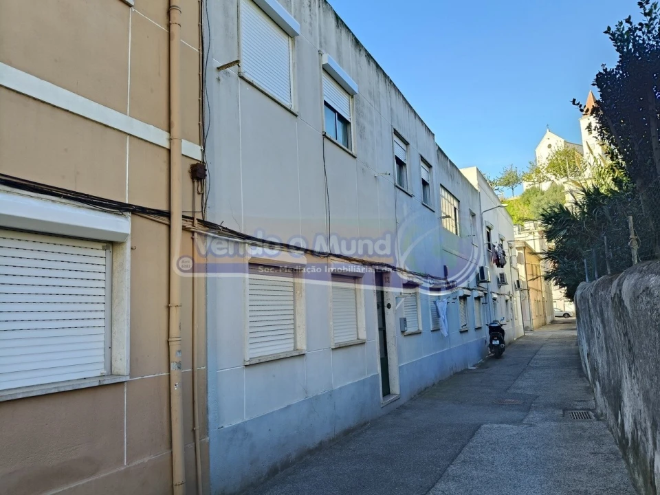 Prédio para Venda em Alhandra, São João dos Montes e Calhandriz Foto 14