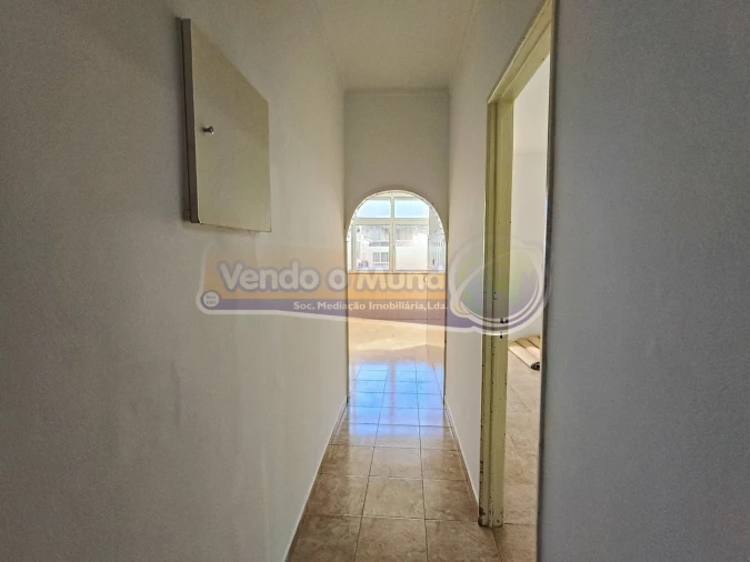 Prédio para Venda em Alhandra, São João dos Montes e Calhandriz Foto 3