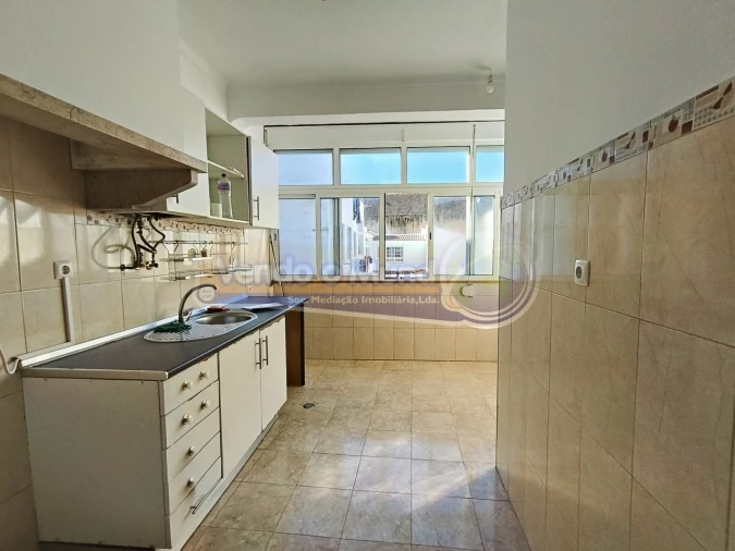 Prédio para Venda em Alhandra, São João dos Montes e Calhandriz Foto 4