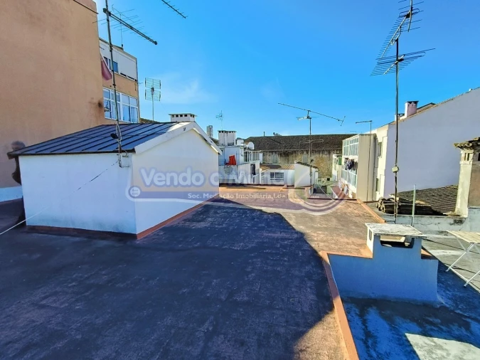 Prédio para Venda em Alhandra, São João dos Montes e Calhandriz Foto 11