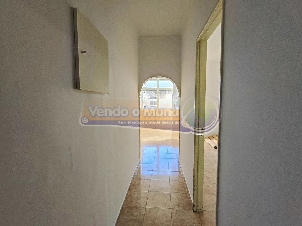 Prédio para Venda em Alhandra, São João dos Montes e Calhandriz Foto 3