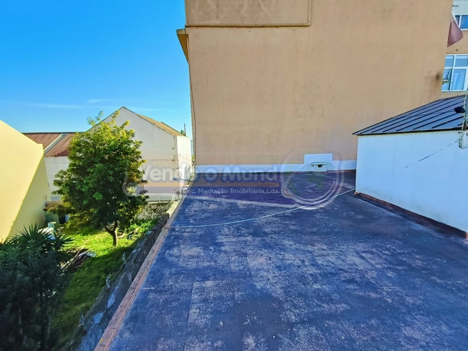 Prédio para Venda em Alhandra, São João dos Montes e Calhandriz Foto 13