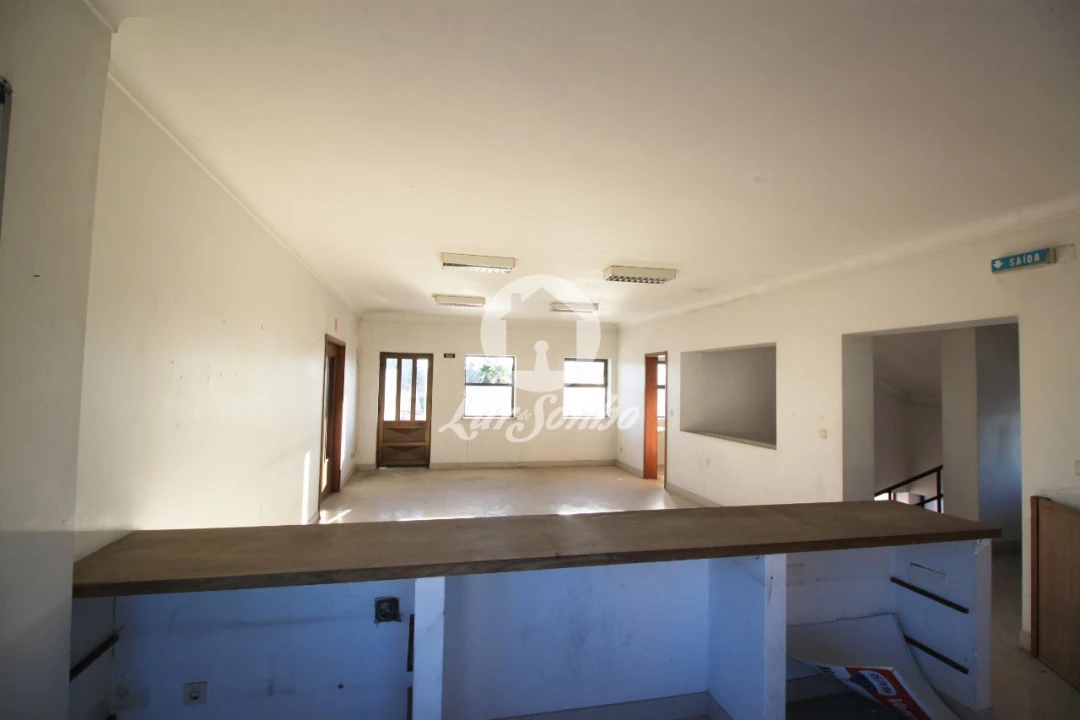 Escritório para Arrendamento em Areias, Sequeirô, Lama e Palmeira Foto 3