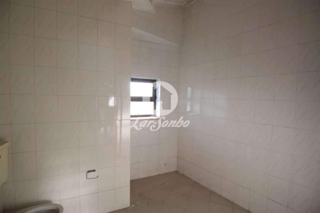 Escritório para Arrendamento em Areias, Sequeirô, Lama e Palmeira Foto 16