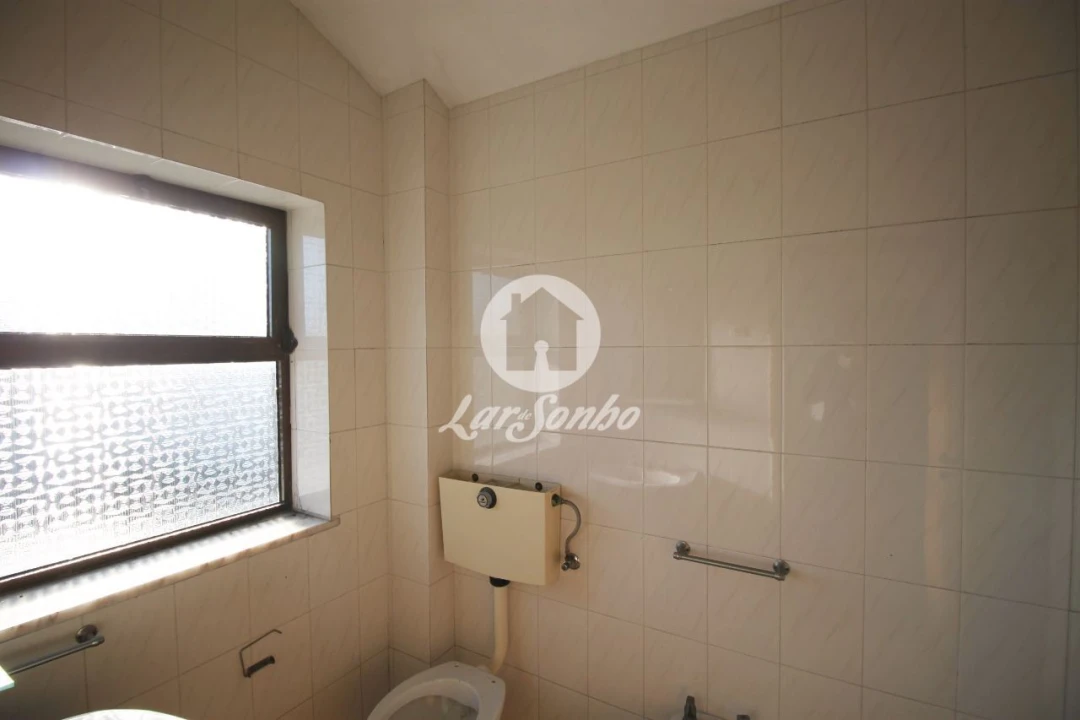 Escritório para Arrendamento em Areias, Sequeirô, Lama e Palmeira Foto 17