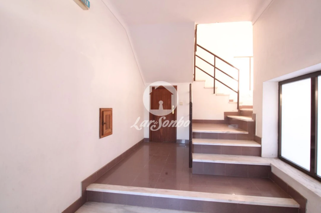 Escritório para Arrendamento em Areias, Sequeirô, Lama e Palmeira Foto 19