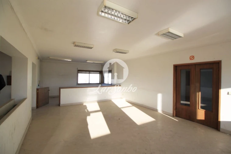 Escritório para Arrendamento em Areias, Sequeirô, Lama e Palmeira Foto 4