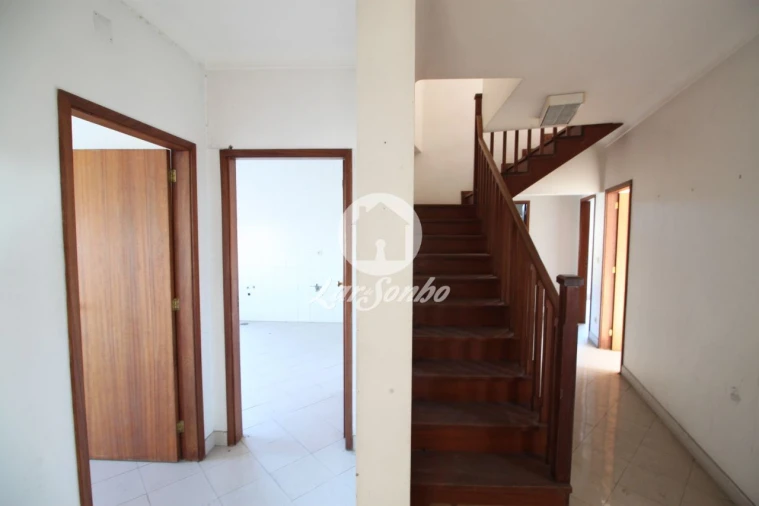 Escritório para Arrendamento em Areias, Sequeirô, Lama e Palmeira Foto 7