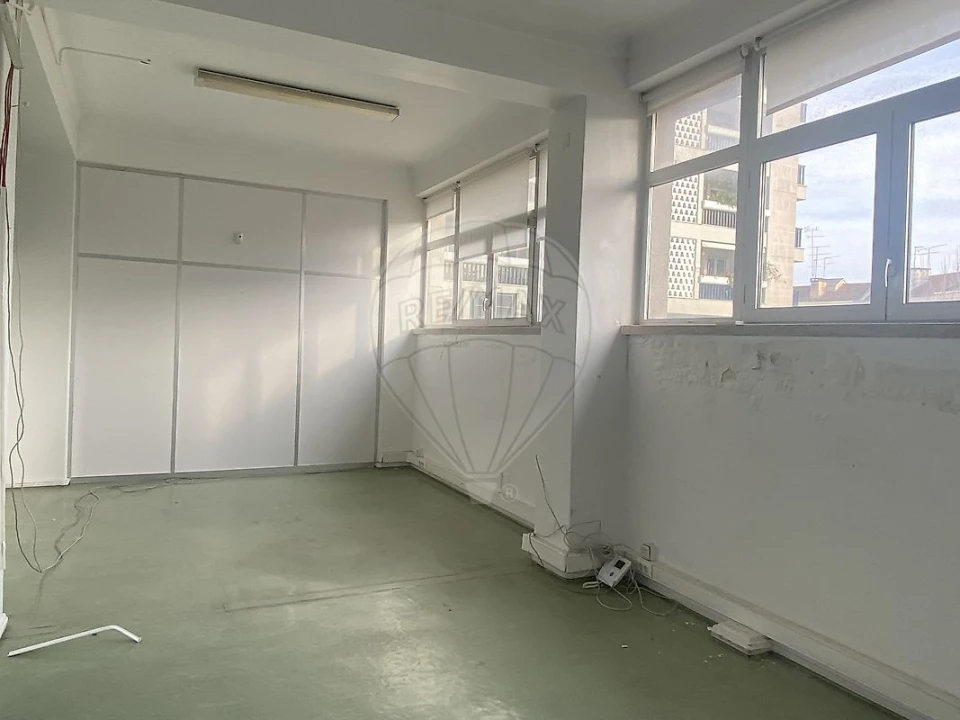 Escritório para Venda em Alvalade Foto 7