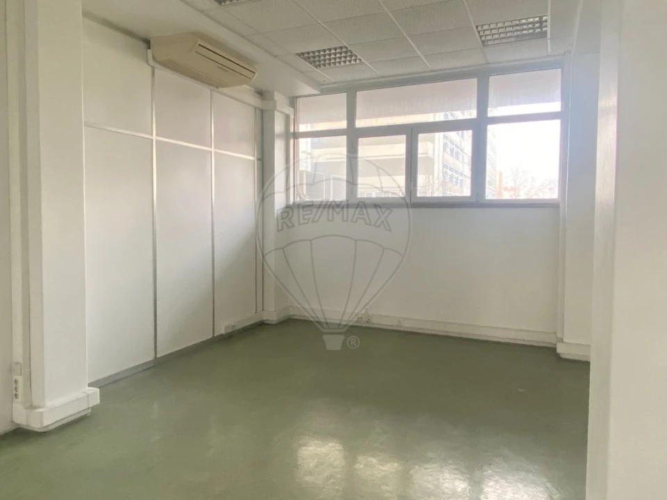 Escritório para Venda em Alvalade Foto 15