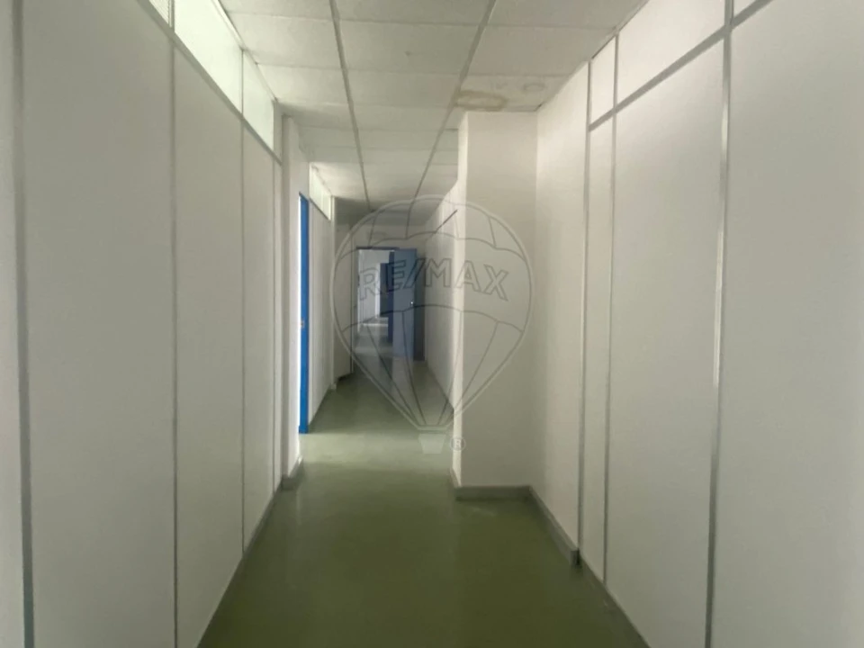 Escritório para Venda em Alvalade Foto 3