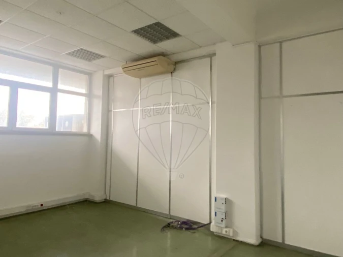 Escritório para Venda em Alvalade Foto 14