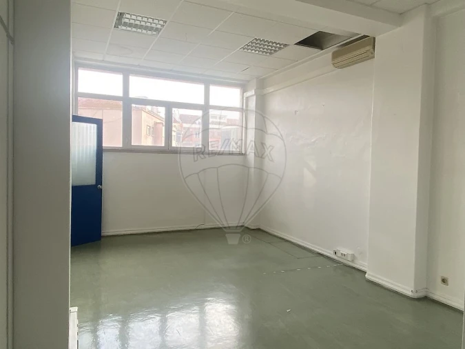 Escritório para Venda em Alvalade Foto 9