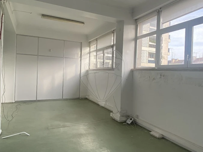 Escritório para Venda em Alvalade Foto 7