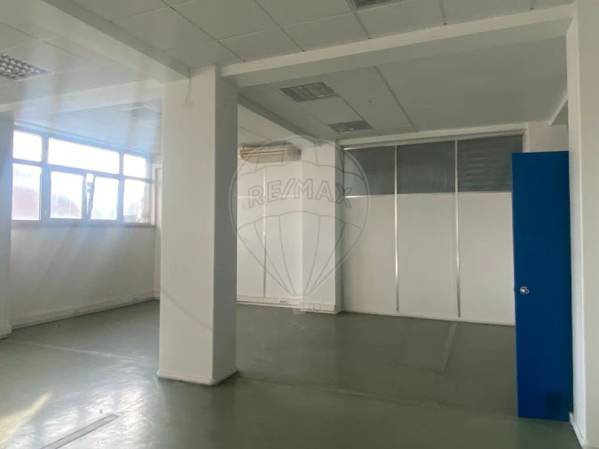 Escritório para Venda em Alvalade Foto 2