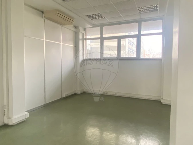 Escritório para Venda em Alvalade Foto 15