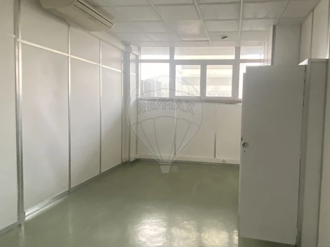 Escritório para Venda em Alvalade Foto 12