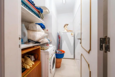 Moradia T4 para Venda em Santa Barbara de Nexe
