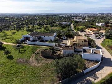 Moradia T4 para Venda em Olhão