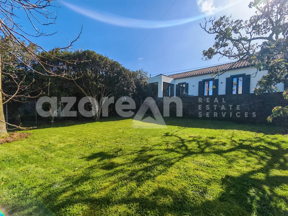 Moradia T2 para Venda em Capelas Foto 9