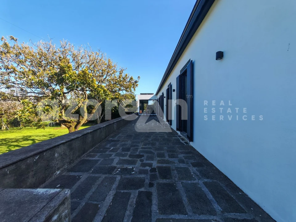 Moradia T2 para Venda em Capelas Foto 11