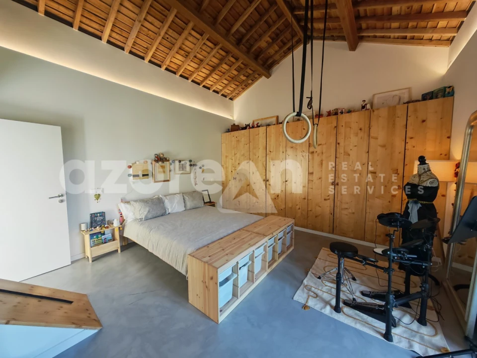 Moradia T2 para Venda em Capelas Foto 23