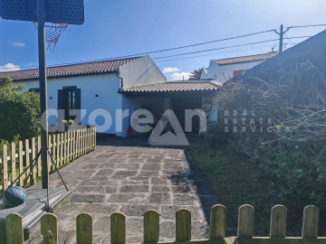 Moradia T2 para Venda em Capelas