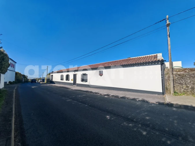 Moradia T2 para Venda em Capelas Foto 4