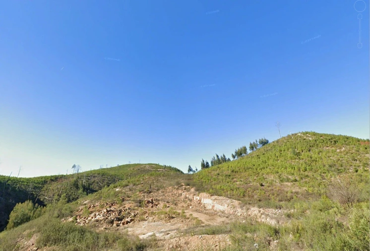 Terreno para Venda em Vila de Rei Foto 2