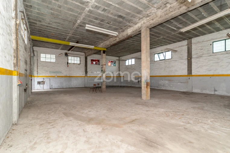 Terreno Comércio / Armazém para Venda em Tavarede Foto 4