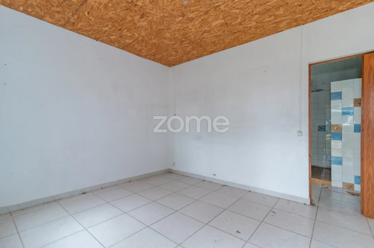 Terreno Comércio / Armazém para Venda em Tavarede Foto 9